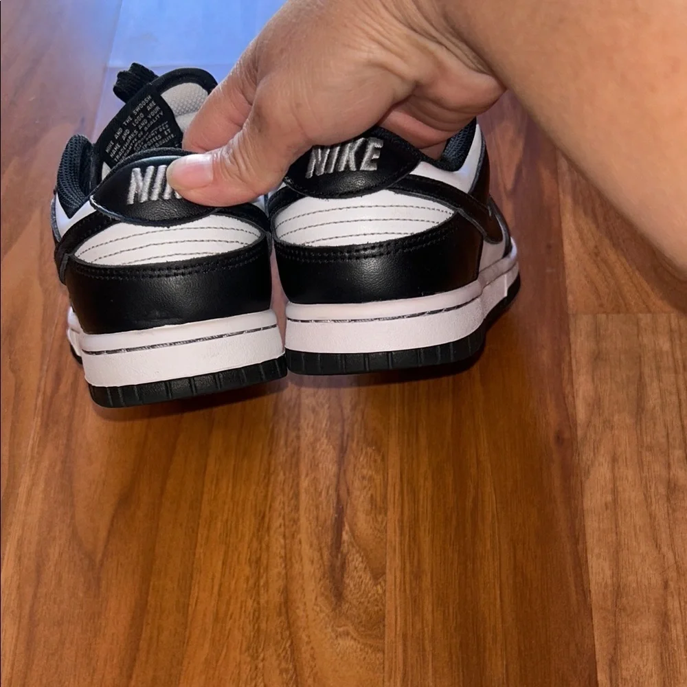 Nike Kids Sneakers in Black and White